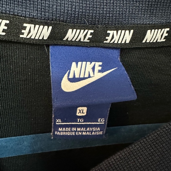 NIKE | Youth XL Navy Crewneck Sweater - Picture 4 of 6